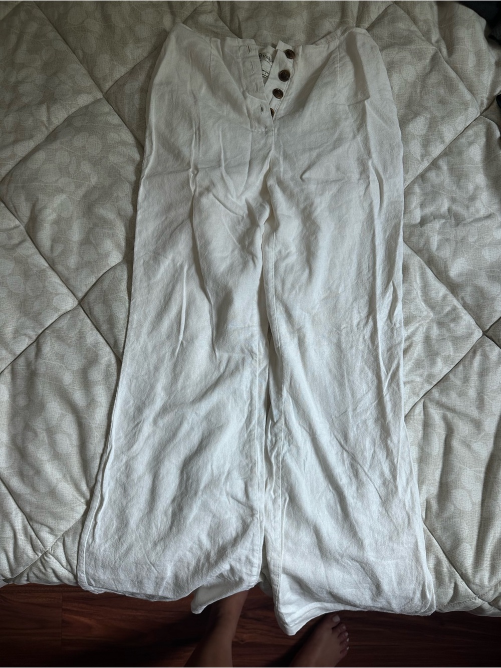 Versona White Wide-Leg Linen-Blend Pants with Button Detail